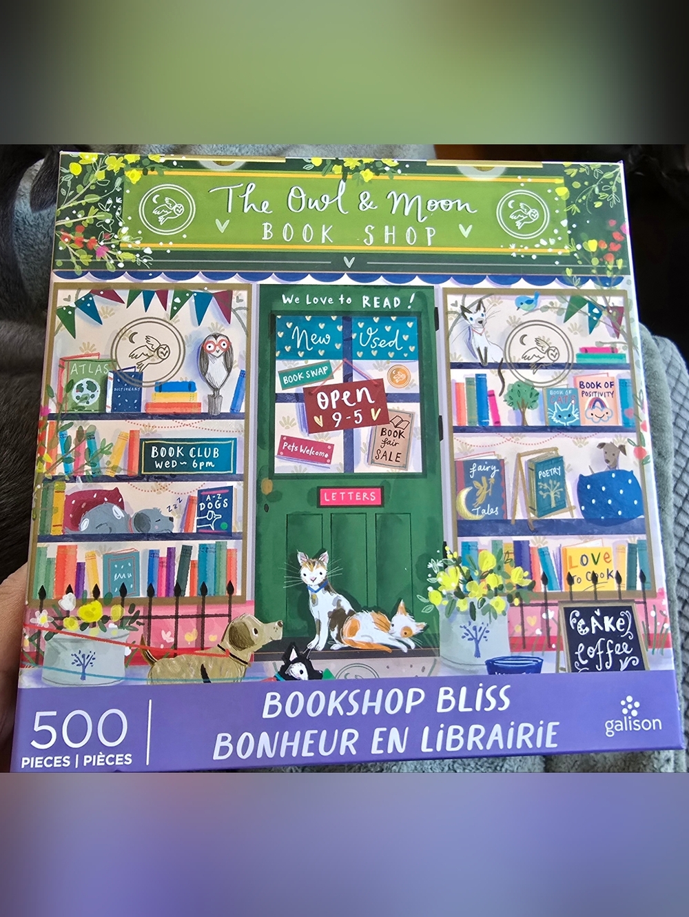 The Owl & Moon Book Shop Puzzle - Green & Purple Bookshop . 500 pieces.